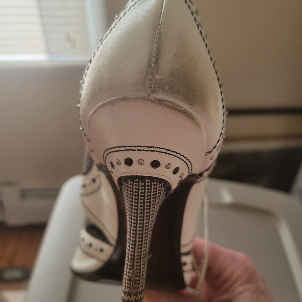 Shoes - Picture 10 of 10